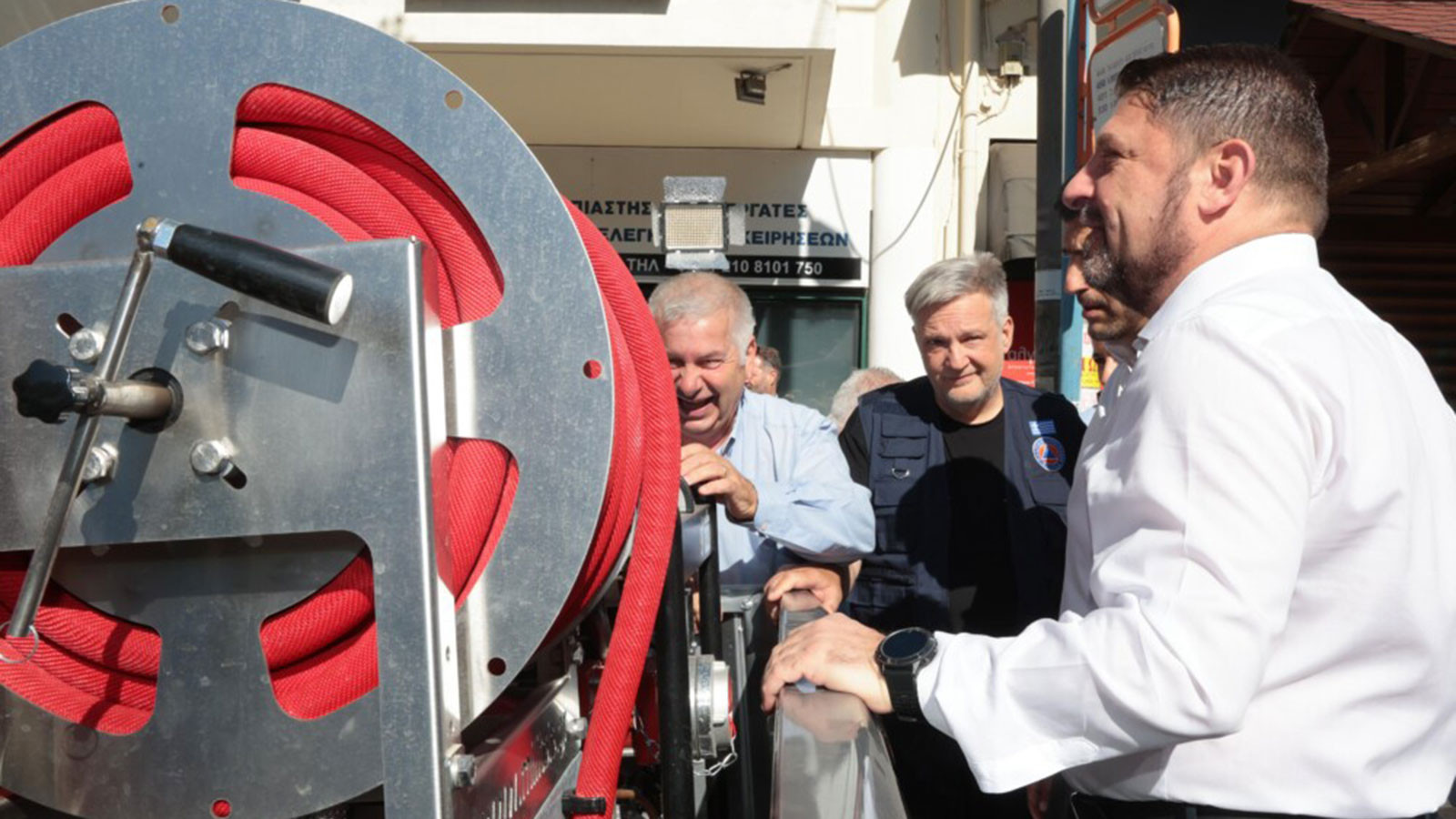 Πιάνουν δουλειά δύο νέα πυροσβεστικά Toyota Hilux!